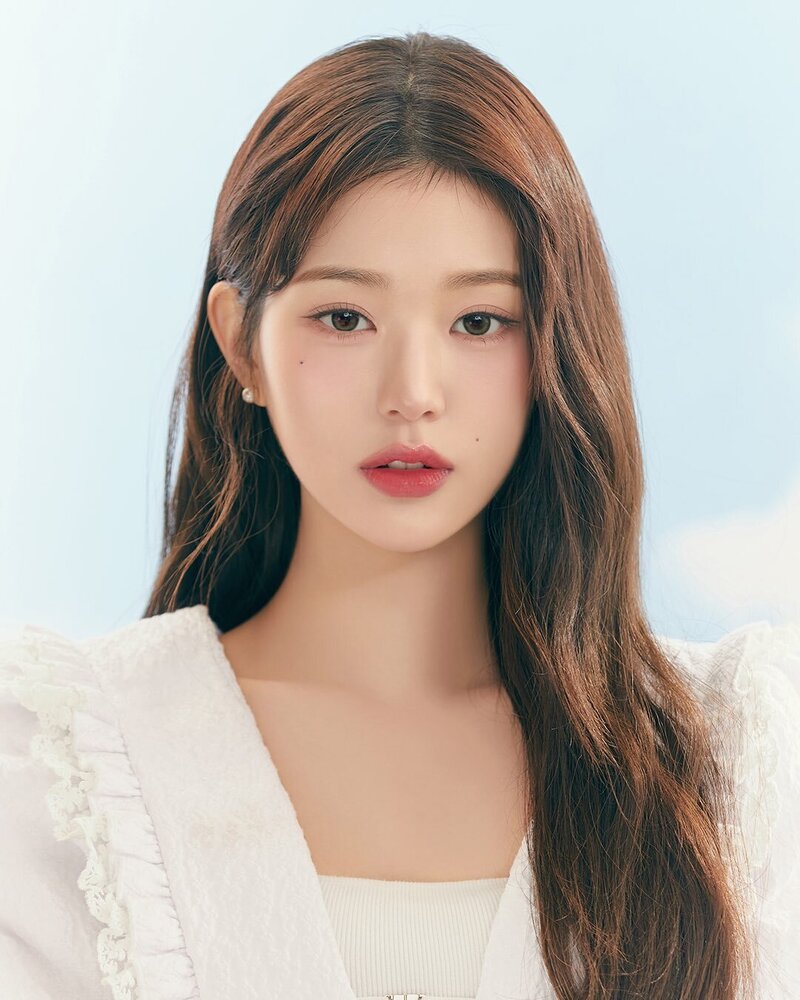 Jang Wonyoung for Hapa Kristin "One&Only Kristin" April 2024 Collection documents 7