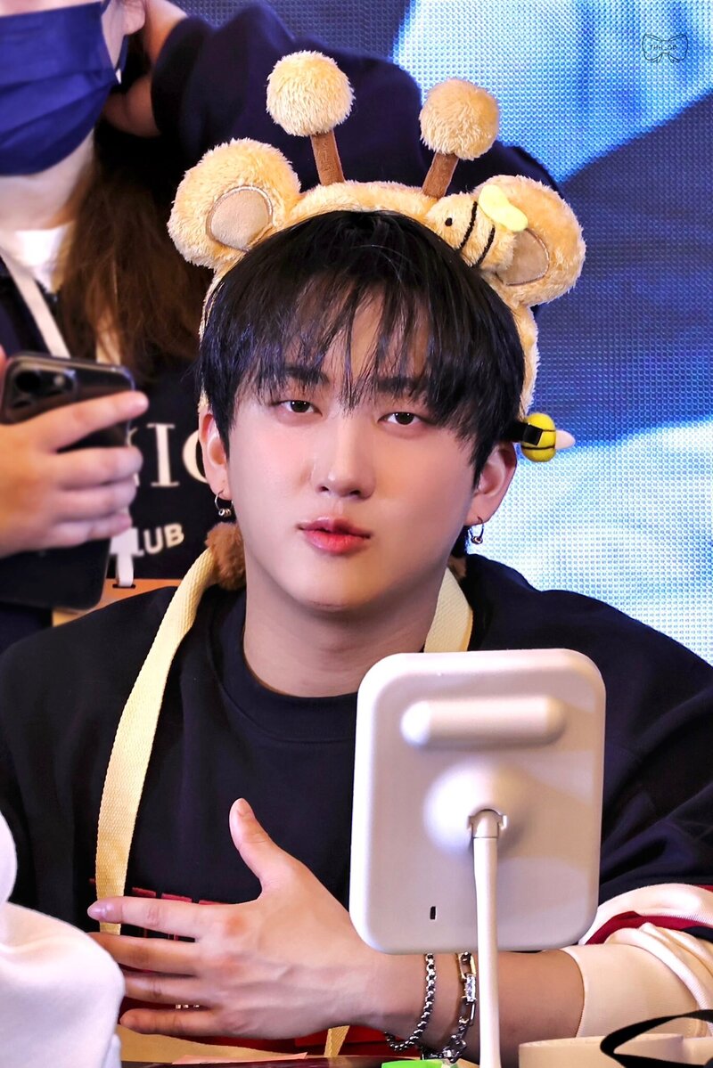 240203 StrayKids Changbin - KMS Fansign Event documents 9