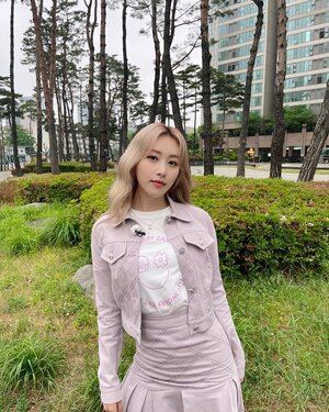 May 7, 2022 Hong Eui Jin Instagram Update