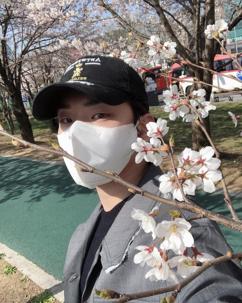 220708 A.C.E Kim Byeongkwan Instagram Update documents 1