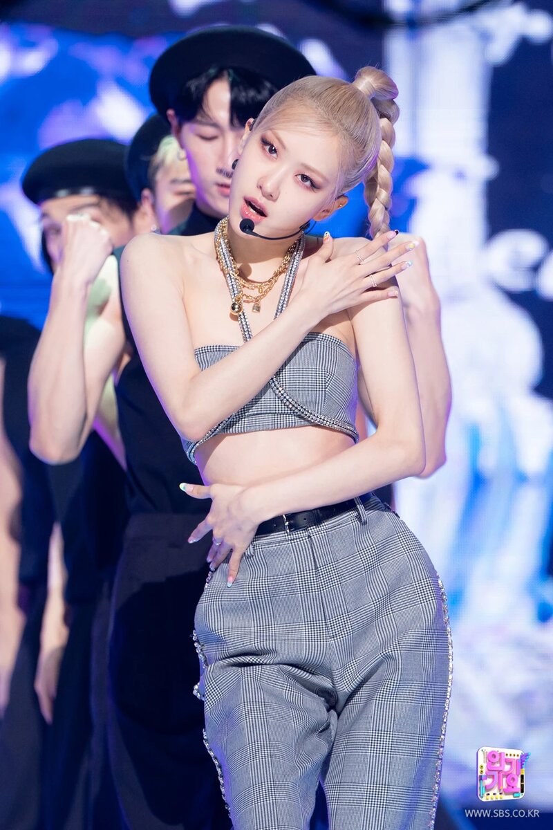 210321 Rosé - 'On The Ground' at Inkigayo documents 6