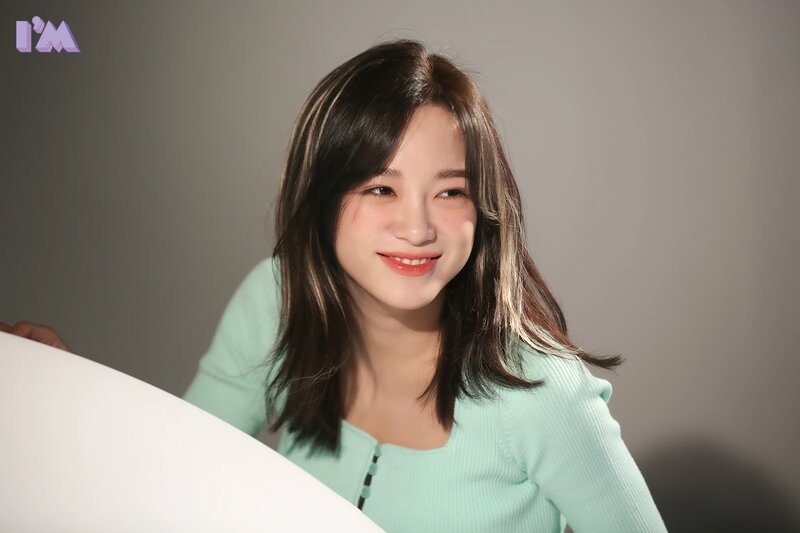 210330 Jellyfish Naver Post - Sejeong's 'I'm' 2nd Mini Album Jacket Behind documents 3