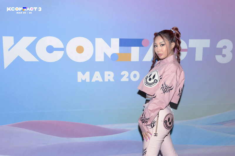 210325 KCON Twitter Update - Jessi at KCON:TACT 3 documents 3