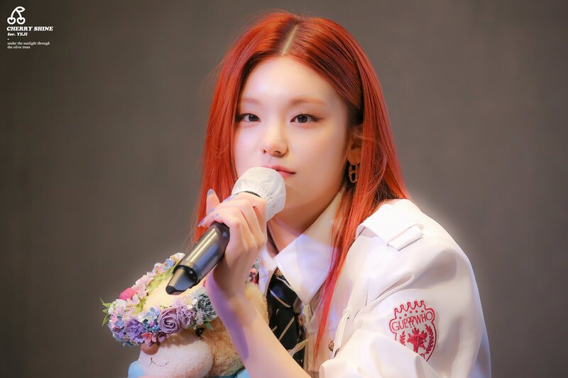 210530 ITZY Yeji - Fansign Event documents 11