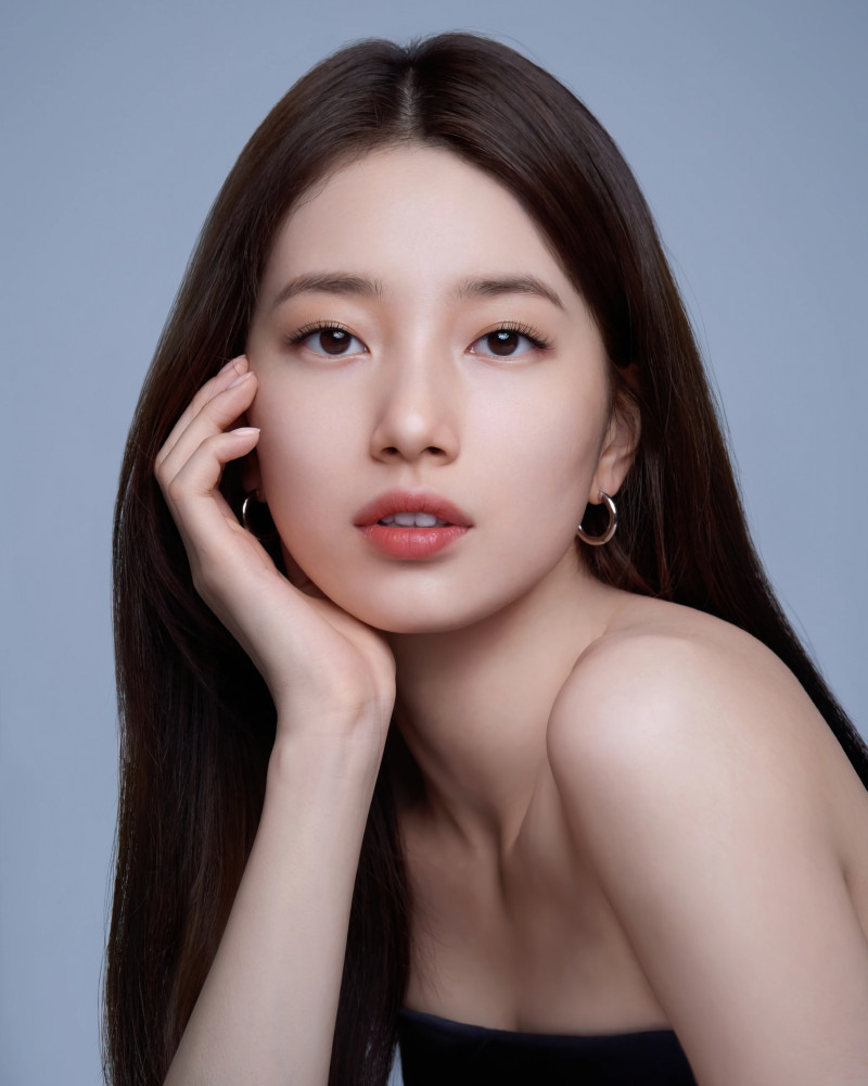 Bae Suzy for Marie Claire Korea Magazine March 2021 x Lancome documents 8