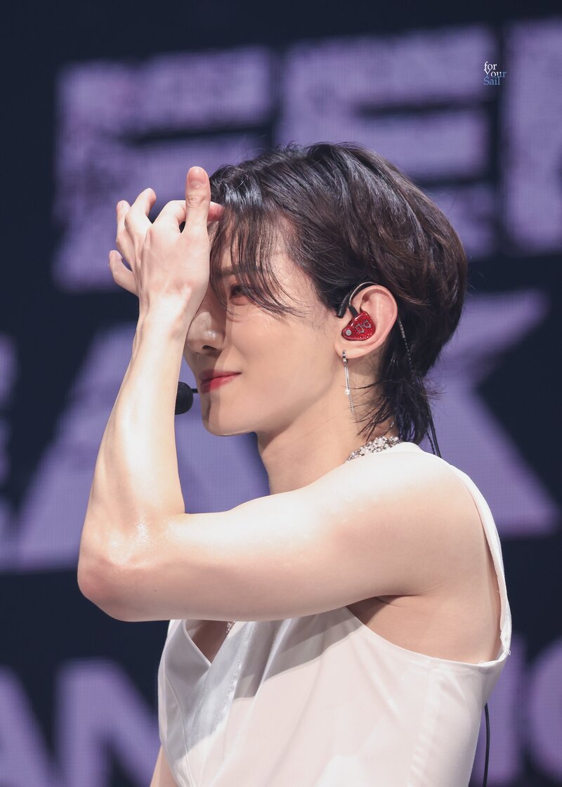 230428 ATEEZ Tour [THE FELLOWSHIP : BREAK THE WALL] ANCHOR IN SEOUL DAY 1 - Yeosang documents 1