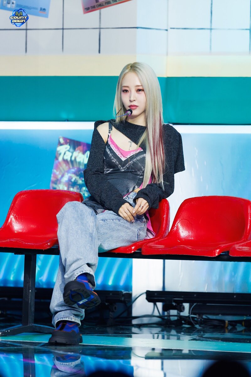 240208 Moon Byul - 'TOUCHIN&MOVIN' at M Countdown documents 5