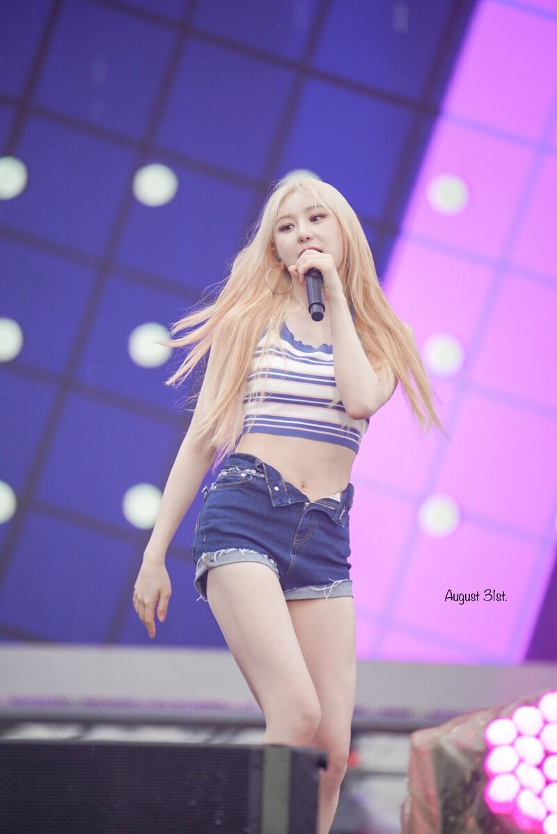 230722 Lee Chae Yeon at K-POP World Festival documents 1