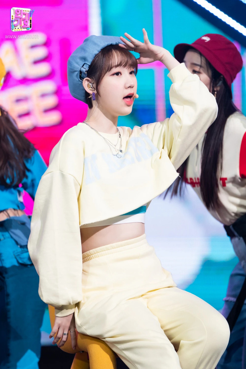 210328 Weeekly - 'After School' at Inkigayo documents 2