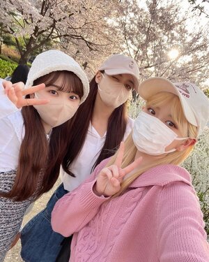 220505 - NiziU Instagram Update: Miihi, Nina & Riku
