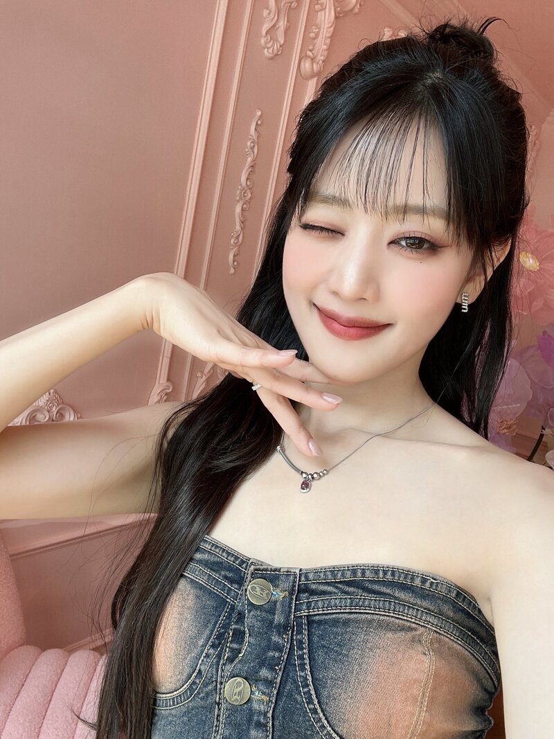 240325 - (G)I-DLE Twitter Update with MINNIE documents 2
