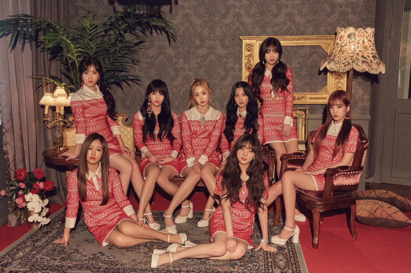 Lovelyz_Fall_in_Lovelyz_group_photo.png