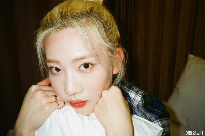 210317 Naver Post - Lippie's First Photoroll Post Featuring: Yeojin, Kim Lip, Yves, Gowon & Olivia Hye documents 12