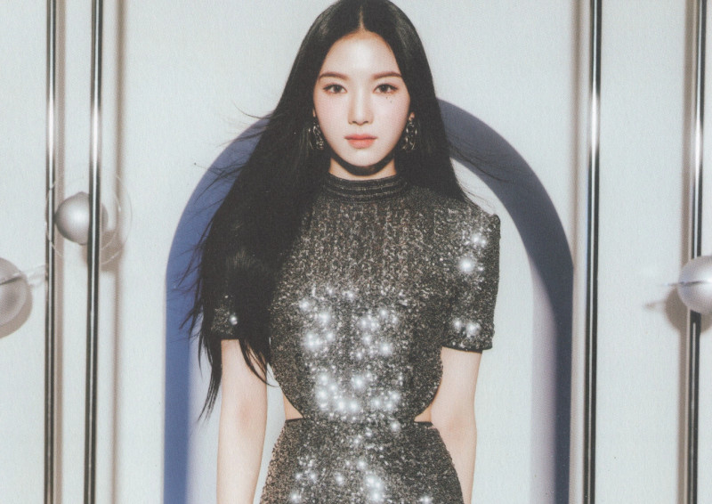 STAYC - 'Star To A Young Culture' Album [SCANS] documents 2