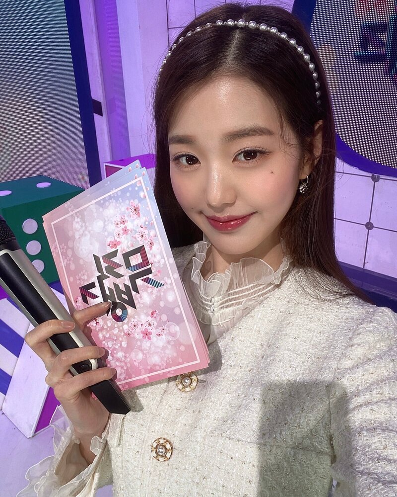 220415 MUSIC BANK TWITTER UPDATE WITH WONYOUNG &  SUNGHOON documents 3