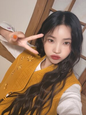 240508 - (G)I-DLE Twitter Update with SOYEON