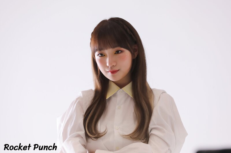 220628 Woollim Naver - Rocket Punch - 'Fiore' Jacket Shoot documents 13
