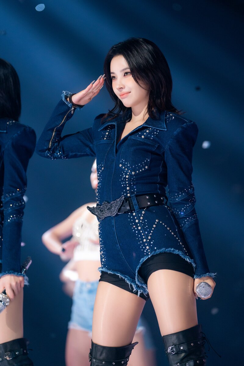240204 (G)I-DLE Soyeon - 'Super Lady' at Inkigayo documents 1