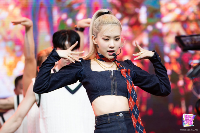 210328 Rosé - 'On The Ground' at Inkigayo documents 6