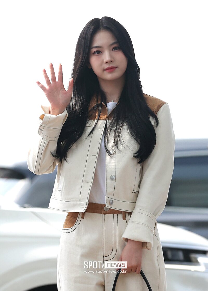 240412 STAYC Isa - ICN Airport documents 1