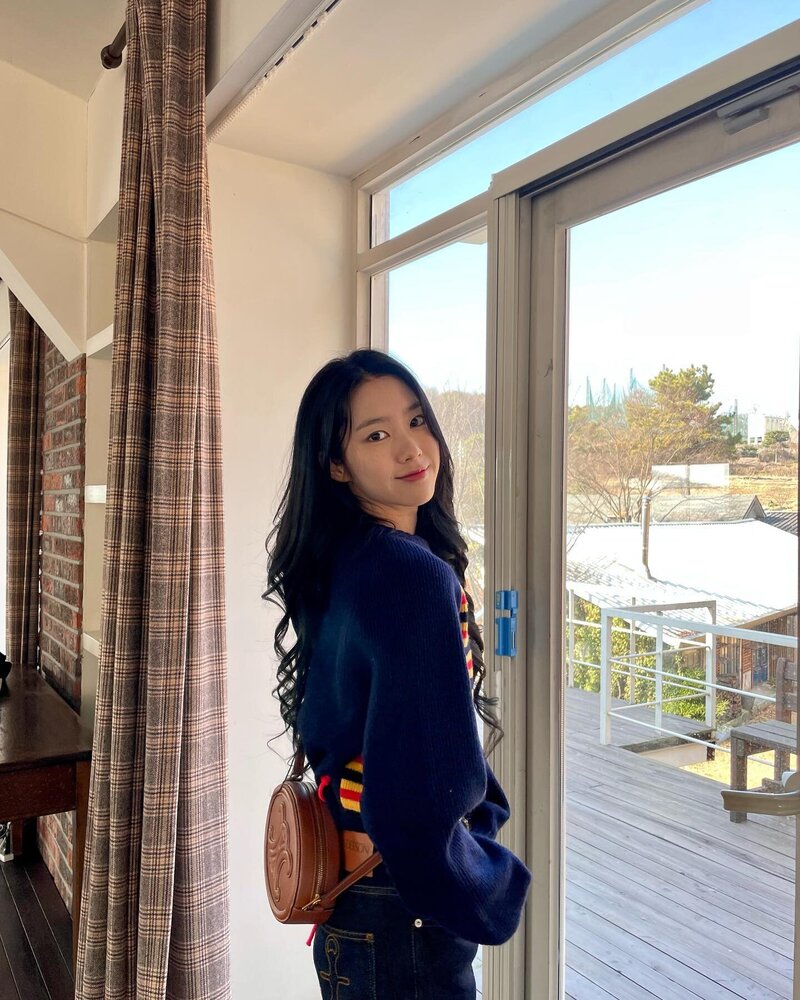 220104 OH MY GIRL Jiho Instagram Update documents 9