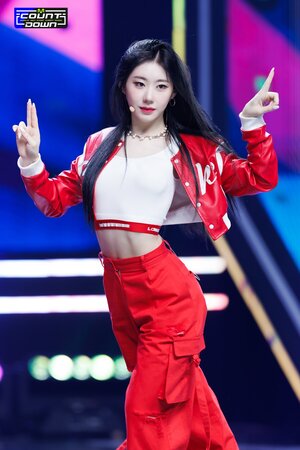 230810 ITZY Chaeryeong - 'CAKE' at M COUNTDOWN