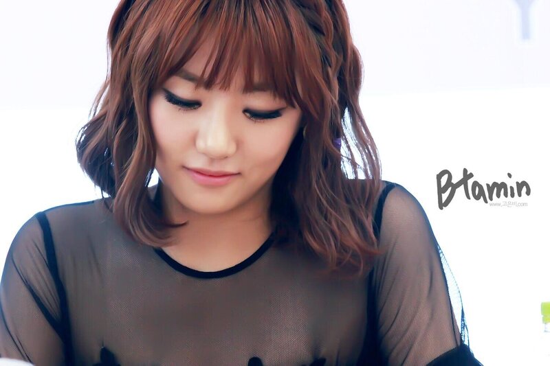 130915 LADIES' CODE EunB at 'PRETTY PRETTY' Gimpo Fansign documents 1