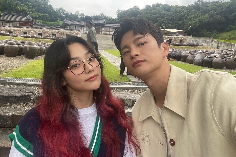 220823 Kang Mina Instagram Update with Seo In Guk and documents 1