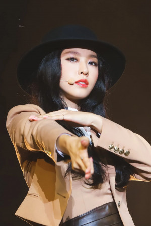 191126 AOA Seolhyun at New Moon comeback showcase