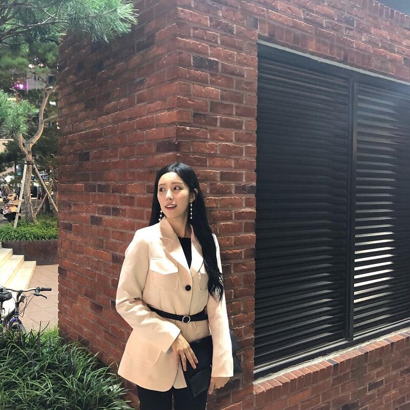 180928 Chung Lyn Instagram Update documents 1