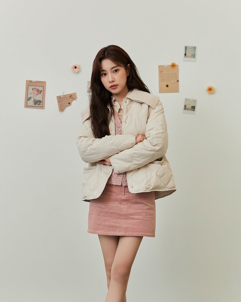 Kang Hyewon for Roem 2023 Pre-Winter Collection 'My Romantic Play' documents 7