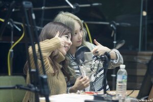 151008 Girls' Generation Sunny and Taeyeon at Sunny FM Date