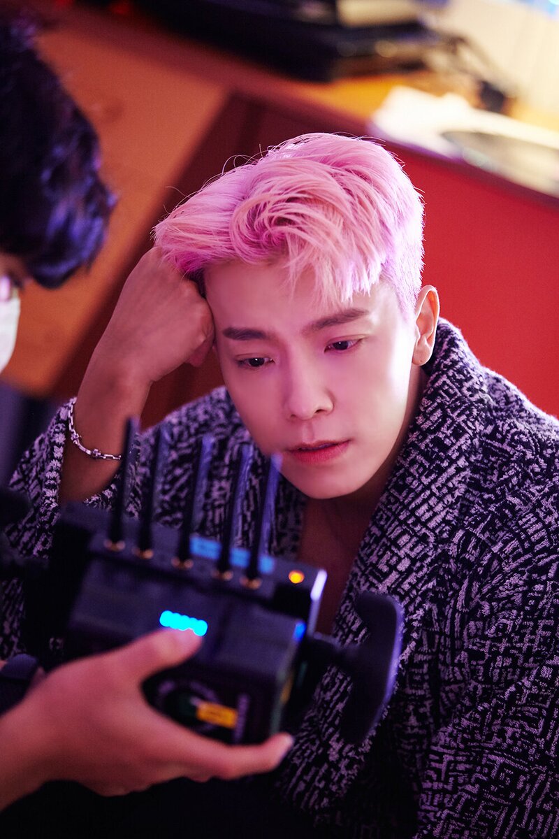 211015 SMTOWN Naver Update - Donghae 'California Love' M/V Behind documents 6