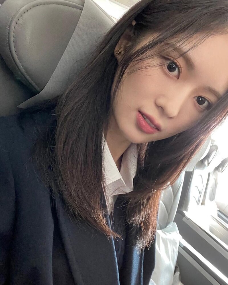231030 Cherry Bullet's May Instagram Update (ma0_may) documents 4