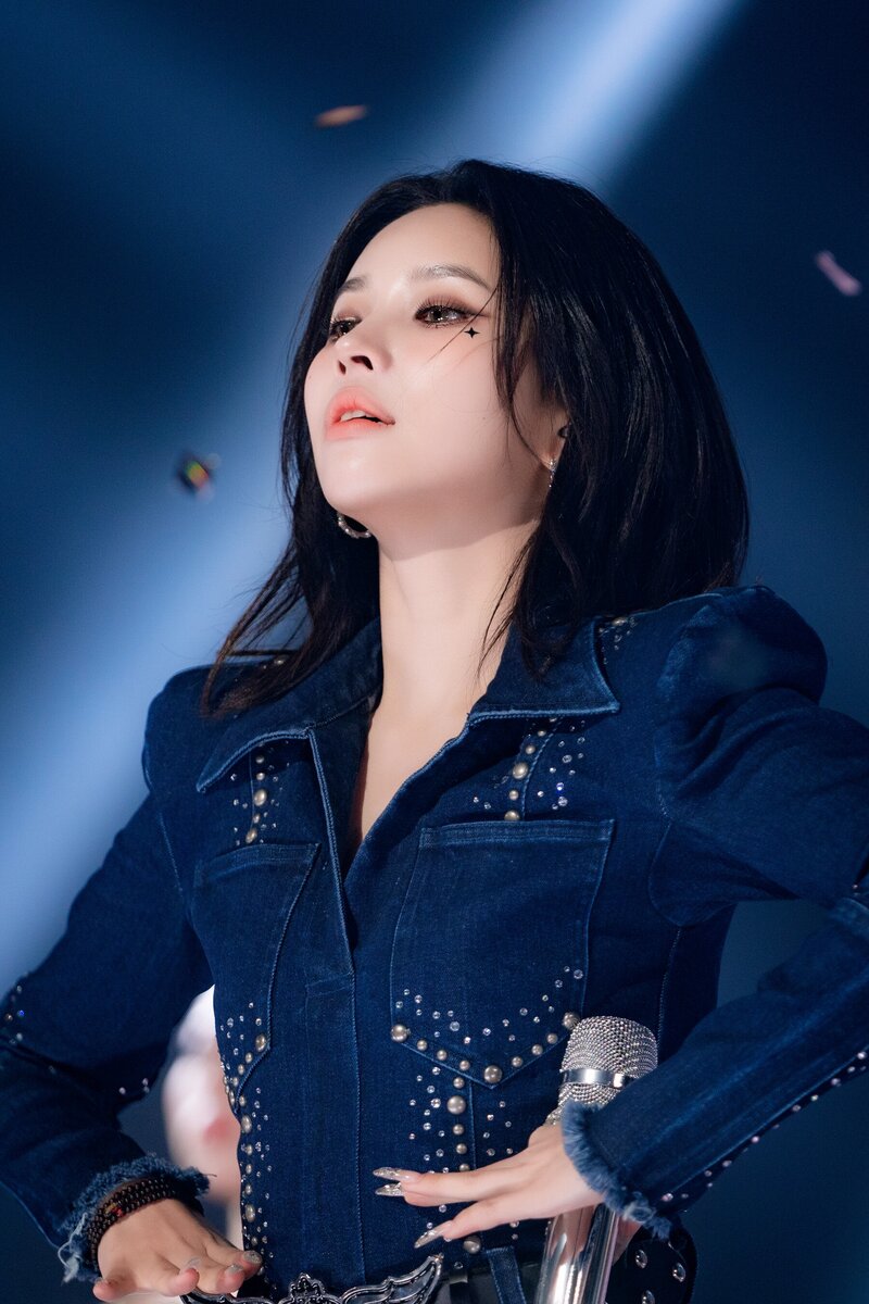 240204 (G)I-DLE Soyeon - 'Super Lady' at Inkigayo documents 3
