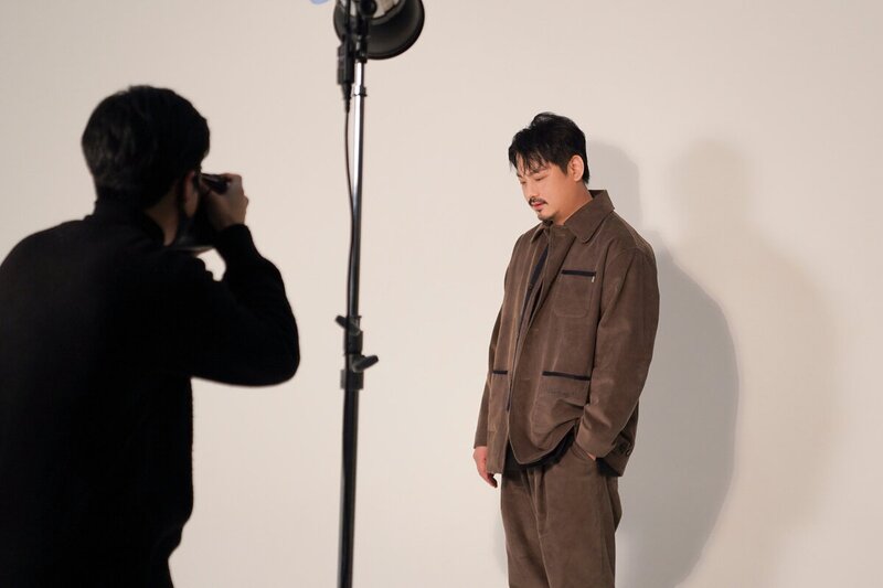 210308 Long Play Naver Update - BUZZ "The Lost Time" Jacket Shoot Behind documents 19