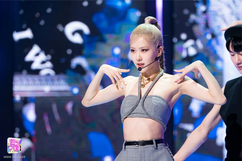 210321 Rosé - 'On The Ground' at Inkigayo documents 21