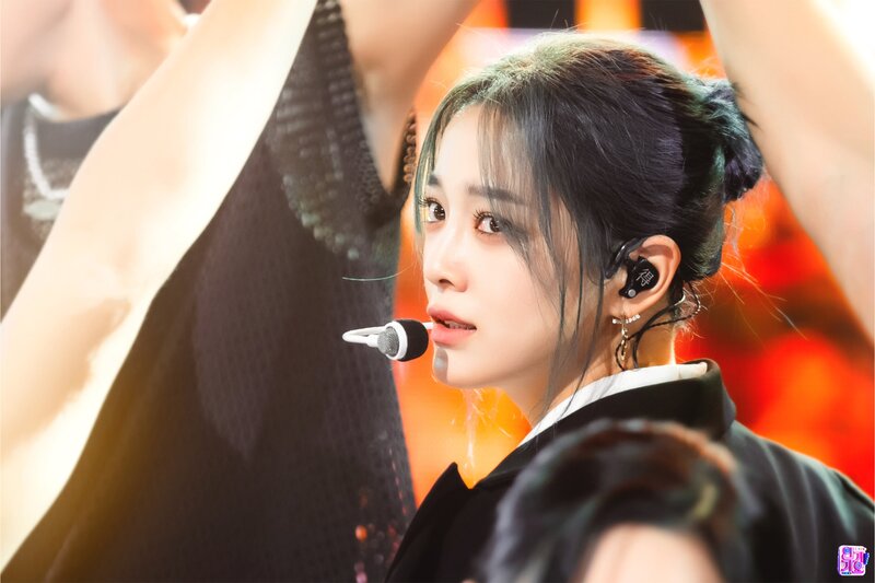230917 KIM SEJEONG - 'TOP OR CLIFF' at Inkigayo documents 3