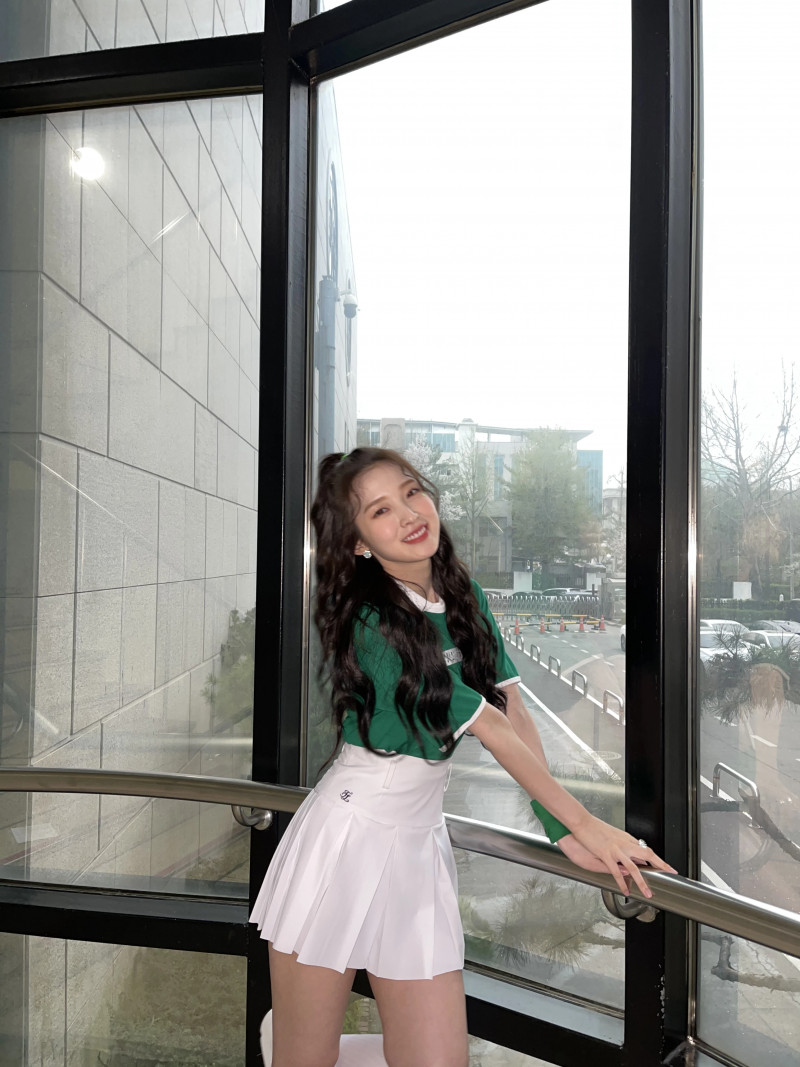 210402 OH MY GIRL SNS Update - Arin documents 9