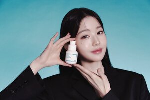 Wonyoung X INNISFREE - "Retinol Cica Ampoule" Campaign
