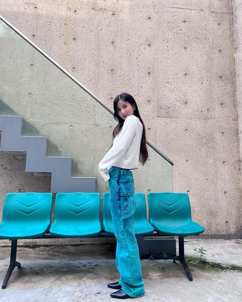 230511 APINK Chorong Instagram Update documents 6