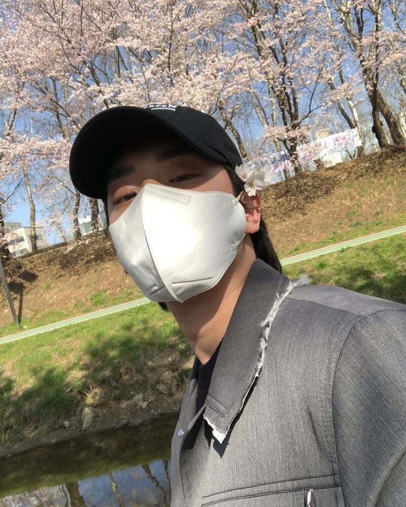 220708 A.C.E Kim Byeongkwan Instagram Update documents 4