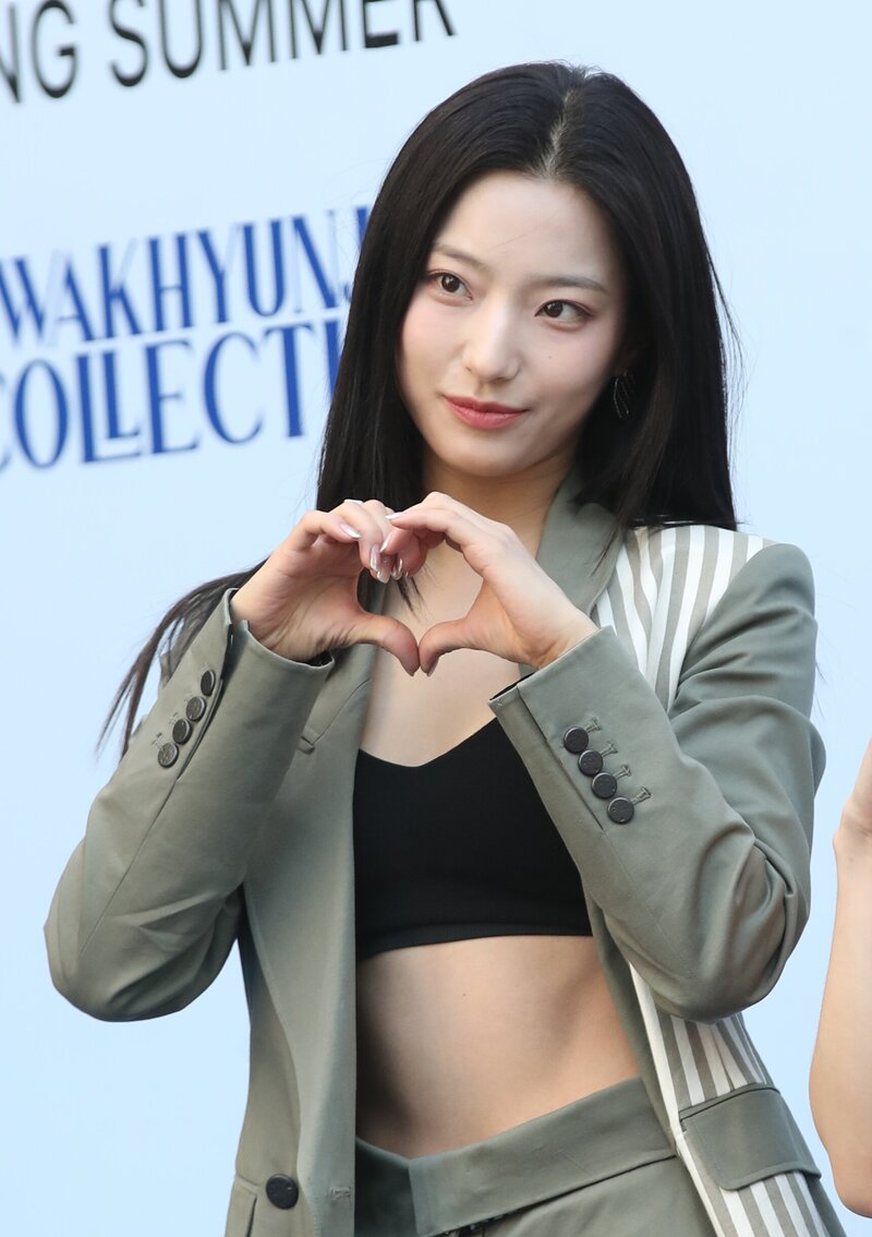 230908 fromis_9 Saerom at 2023 Seoul Fashion Week documents 1