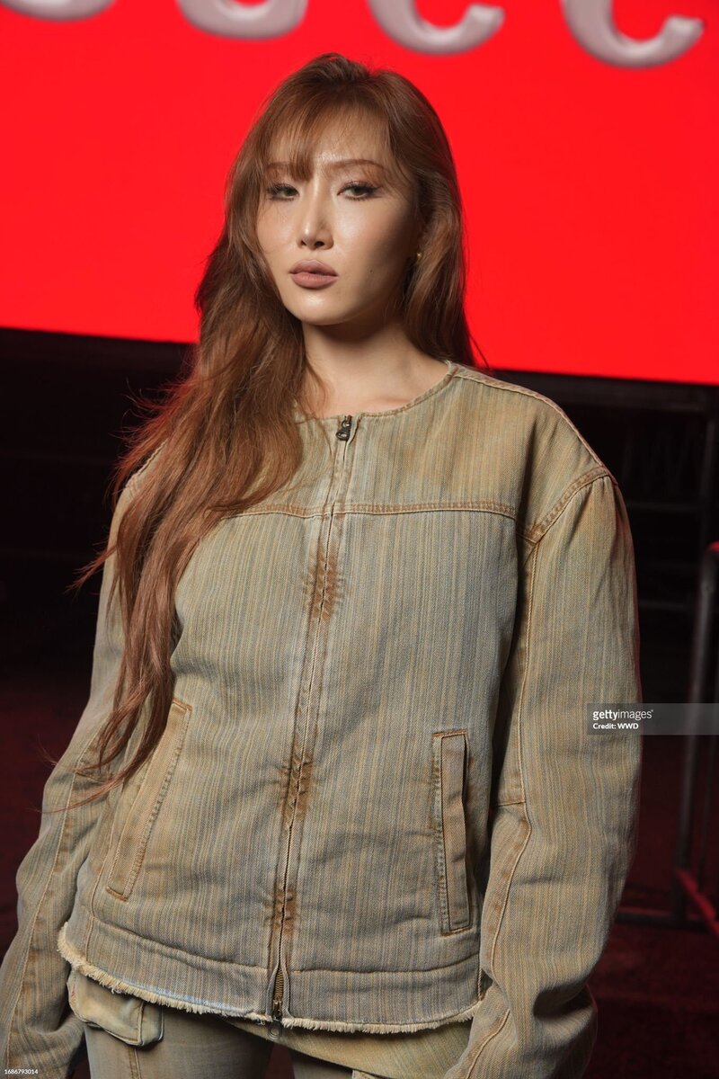 230920 HWASA - Diesel Co-ed Spring 2024 Ready To Wear Runway Show in Milan, Italy documents 4