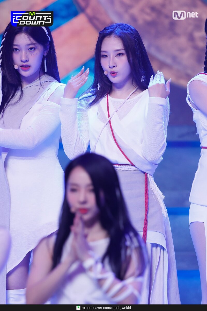 210701 LOONA - PTT (Paint The Town) at M Countdown documents 17