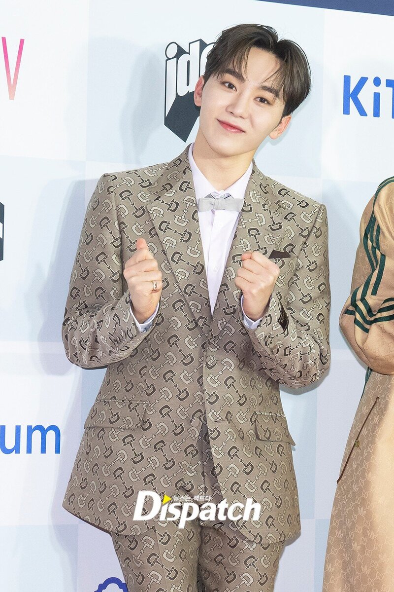 230218 Seungkwan at Circle Chart Music Awards Red Carpet documents 3