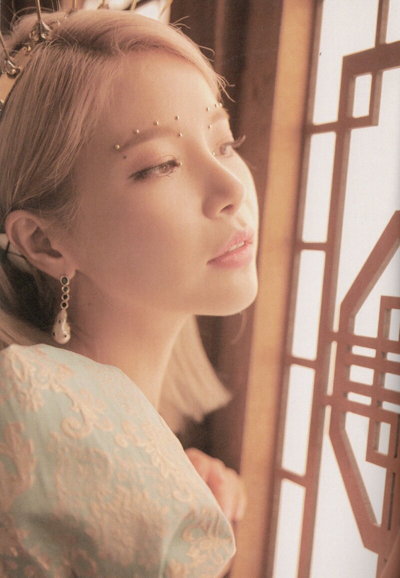 MAMAMOO 2nd Full Album 'reality in BLACK' [SCANS] documents 10