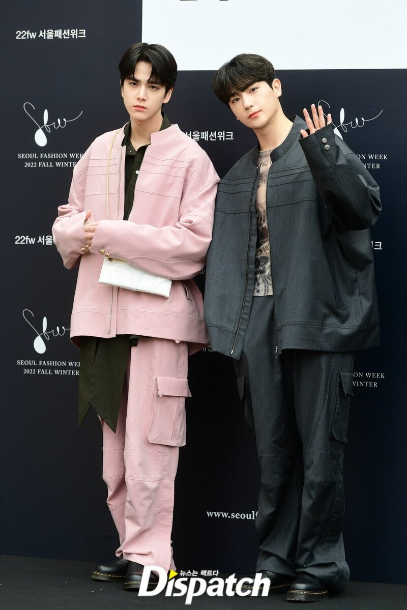 220318 TBZ HYUNJAE x YOUNGHOON attending SEOUL Fashion Week for 'BONBOM F/W 2022 Collection' documents 2