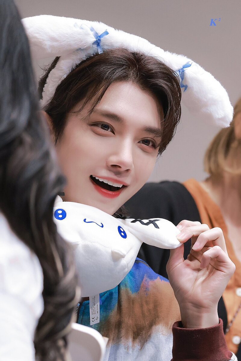 230507 SEVENTEEN Joshua at Music Plant Fansign Event documents 6