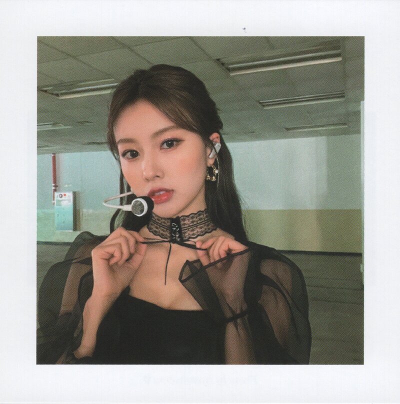 Hyewon 1st Photobook Beauty Cut [Scans] documents 3